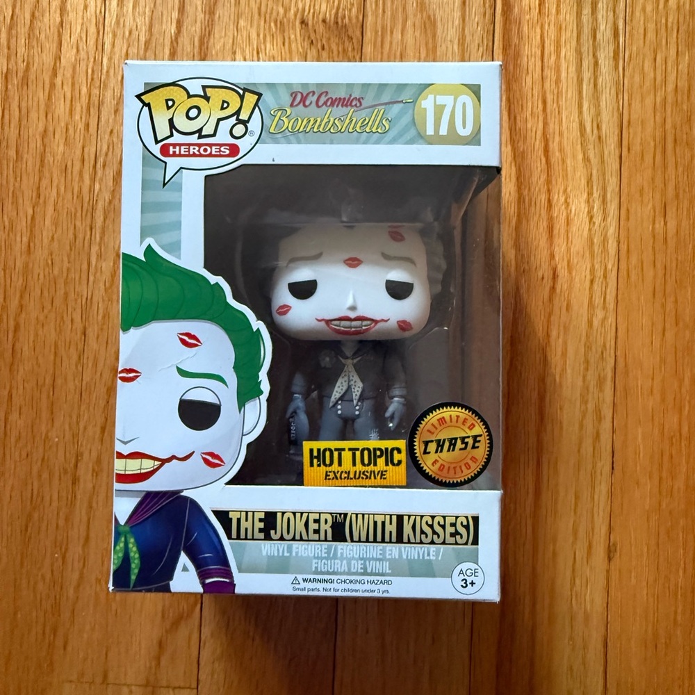 DC Comics‎ Bombshells Joker with Red Kiss Marks - Green Hair & White Face